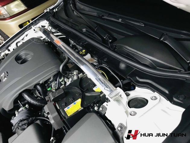 CX-30 SUMMIT 引擎室拉桿