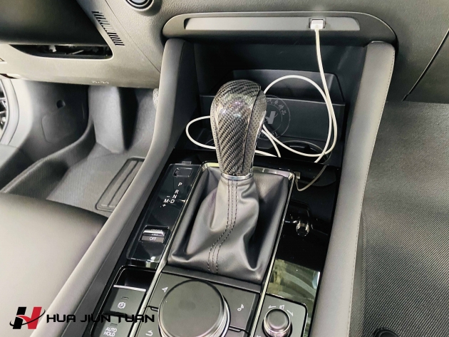 CX-30 卡夢排檔頭