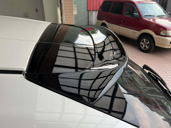 四代 Mazda3 GV尾翼