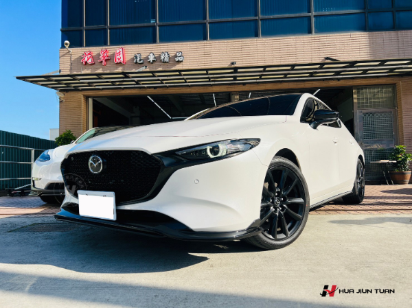 四代 Mazda3 GV 下巴